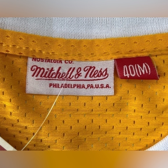 Magic Johnson Los Angeles Lakers Mitchell & Ness 1984-85 Hardwood Classic Jersey - Picture 8 of 10